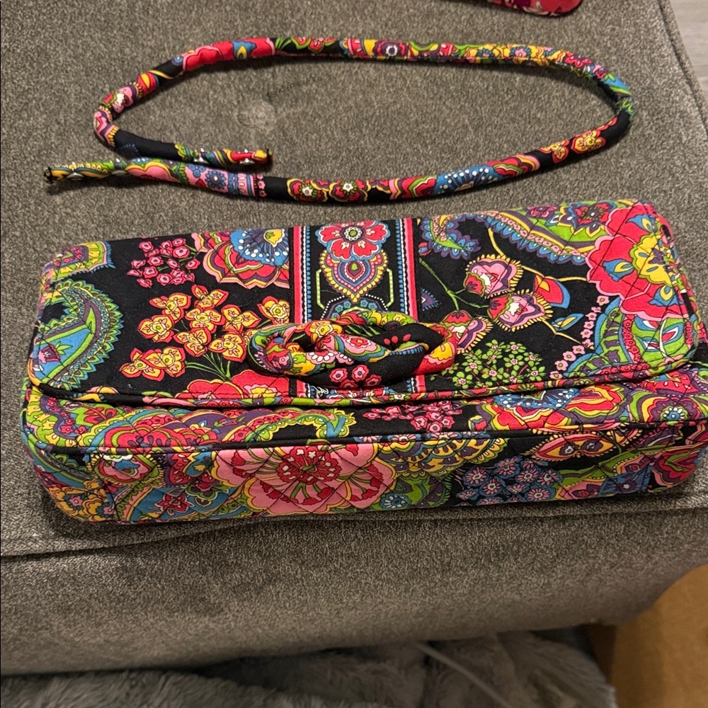 Vera Bradley knott just a Clutch